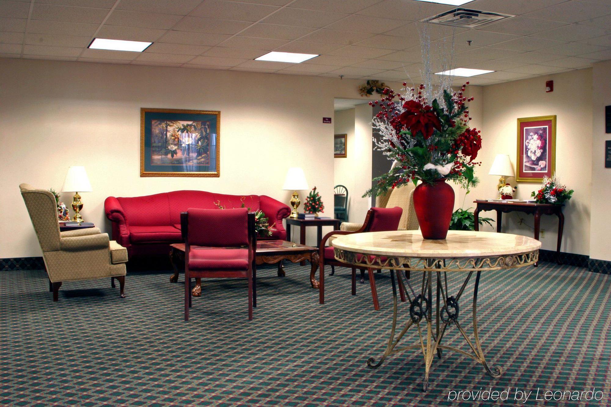 Collins Inn & Suites Interior photo